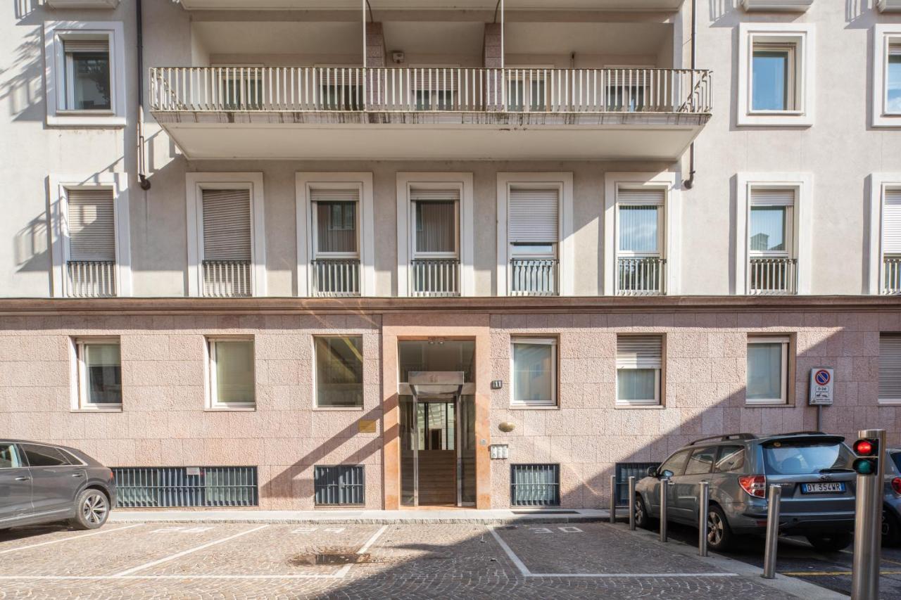 Brera Charming Apartments R&R Милано Екстериор снимка